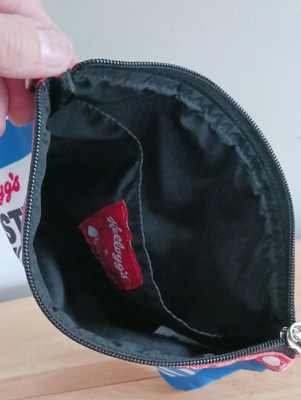 LeSportsac x Kellogg's Frosted Flakes Nylon Zipper Pouch - Picture 8 of 10